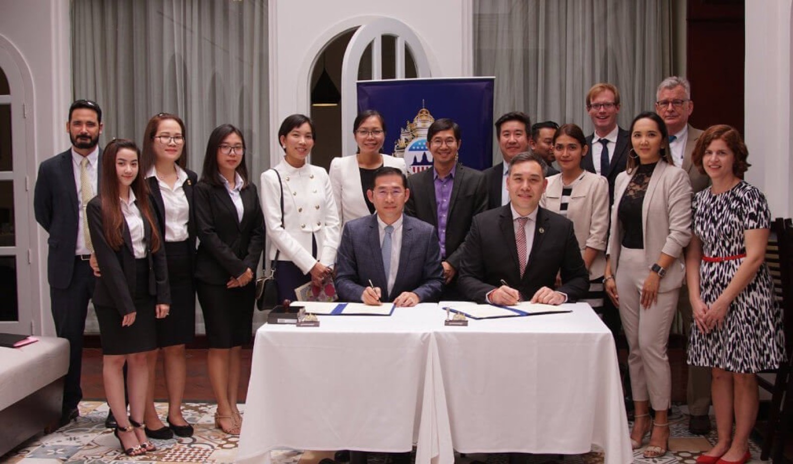 Signing the memorandum with the Anti-Corruption Unit